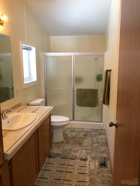 15938 Cascade Ln, La Pine, OR 97739 photo 11