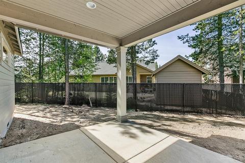 51856 Trapper George Ln, La Pine, OR 97739 photo 3
