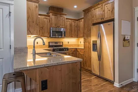 20811 NE Boulderfield Ave, Bend, OR 97701 photo 2