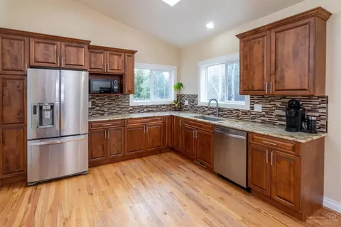 61245 Victory Loop, Bend, OR 97701 photo 7