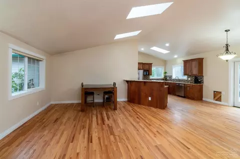 61245 Victory Loop, Bend, OR 97701 photo 5