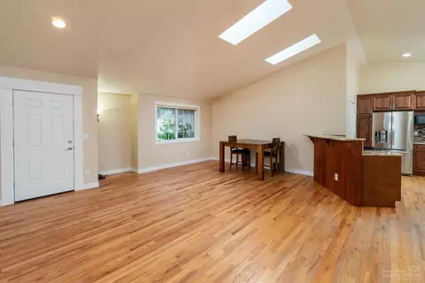 61245 Victory Loop, Bend, OR 97701 photo 4