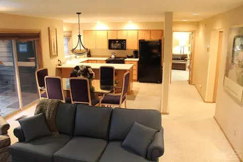 57373 Beaver Ridge Loop, Sunriver, OR 97707 photo 4