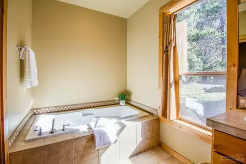 57654 Golden Eagle Ln, Sunriver, OR 97707 photo 16