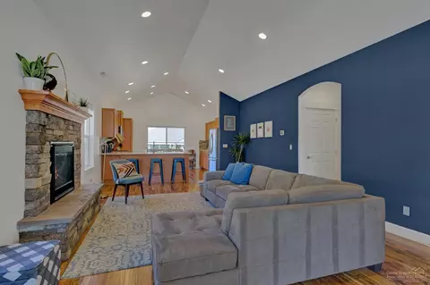 2966 NE Flagstone Ave, Bend, OR 97701 photo 3