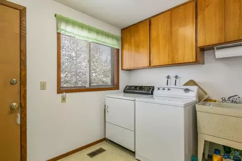 63236 Overtree Rd, Bend, OR 97701 photo 14