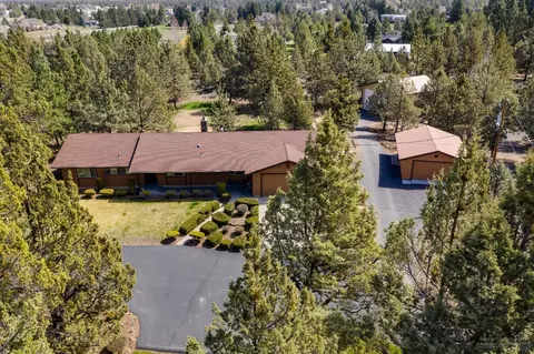 63236 Overtree Rd, Bend, OR 97701 photo 5