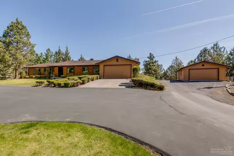 63236 Overtree Rd, Bend, OR 97701 photo 2
