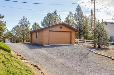63236 Overtree Rd, Bend, OR 97701 photo 6