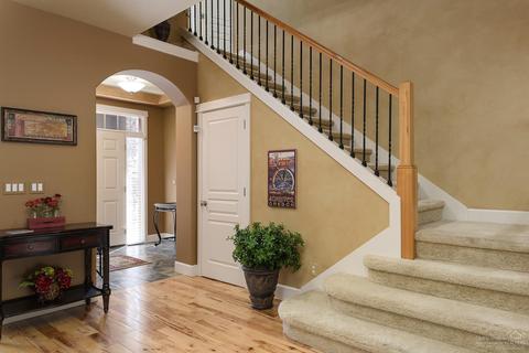20430 Jacklight Ln, Bend, OR 97702 photo 2