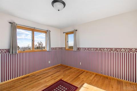 19192 Dusty Loop, Bend, OR 97703 photo 13