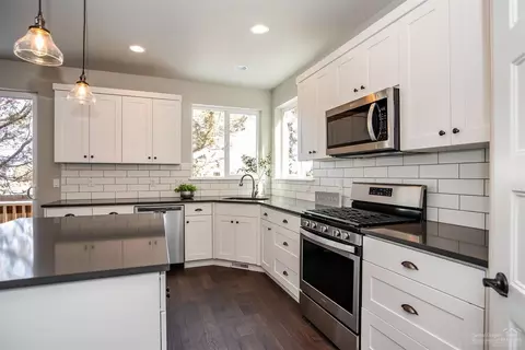 2872 NE Marea Dr, Bend, OR 97701 photo 6
