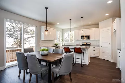 2872 NE Marea Dr, Bend, OR 97701 photo 5