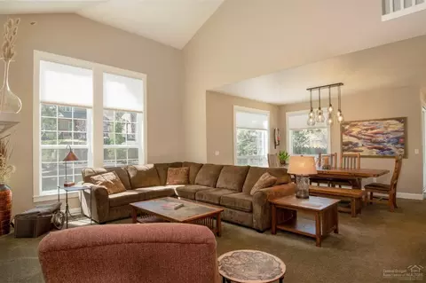 61442 Davis Lake Loop, Bend, OR 97702 photo 3