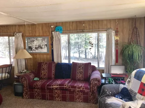 15744 Shellie Ln, La Pine, OR 97739 photo 2