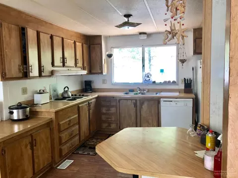 15744 Shellie Ln, La Pine, OR 97739 photo 5