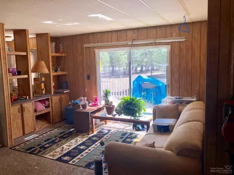 15744 Shellie Ln, La Pine, OR 97739 photo 4
