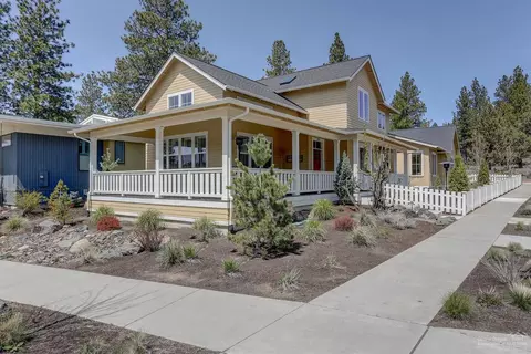 1919 NW Fields St, Bend, OR 97703 photo 2