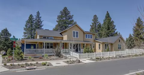 1919 NW Fields St, Bend, OR 97703 photo 1