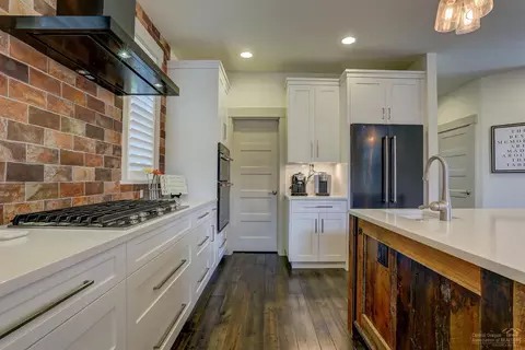 1919 NW Fields St, Bend, OR 97703 photo 8