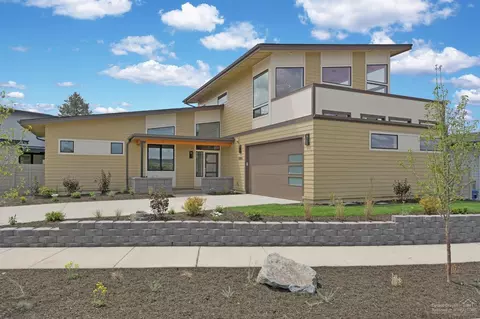 60066 SE Ruby Peak Loop, Bend, OR 97702 photo 1