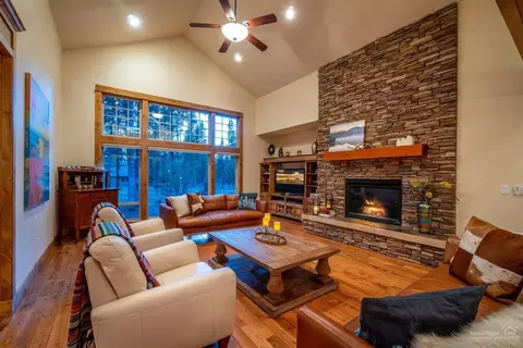 56419 Fireglass Loop, Bend, OR 97707 photo 3