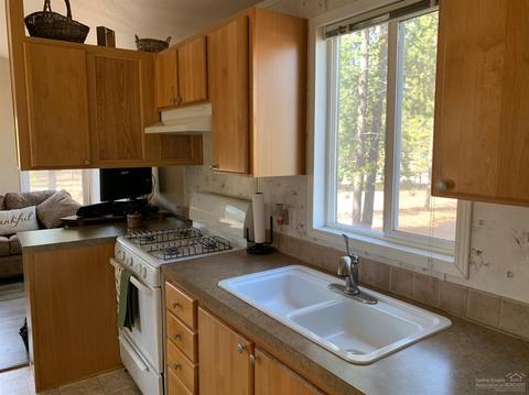 53640 Big Timber Dr, La Pine, OR 97739 photo 9