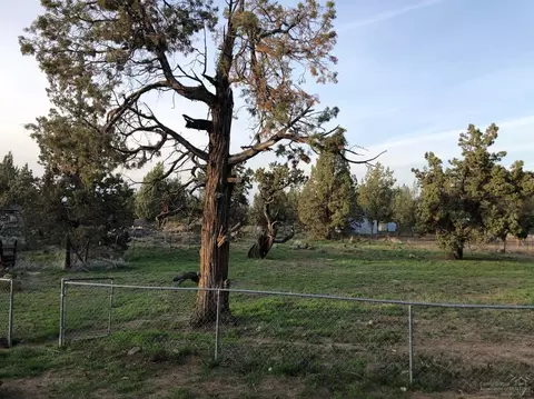 63540 Cimarron Dr, Bend, OR 97701 photo 2