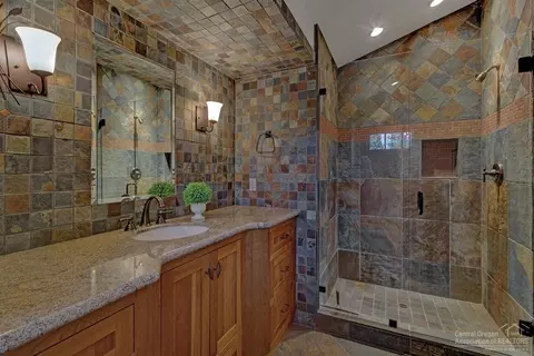 1205 NW Remarkable Dr, Bend, OR 97703 photo 18