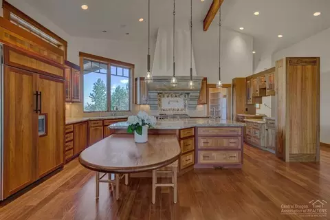 1205 NW Remarkable Dr, Bend, OR 97703 photo 10
