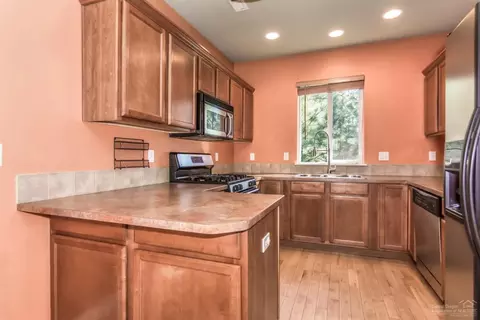 60914 Garrison Dr, Bend, OR 97702 photo 9