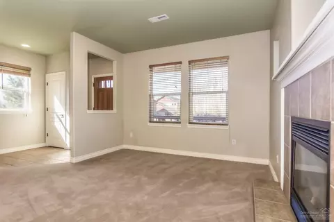 60914 Garrison Dr, Bend, OR 97702 photo 5