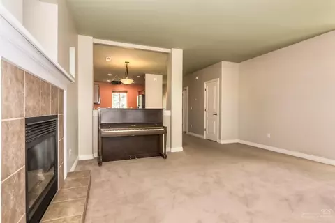 60914 Garrison Dr, Bend, OR 97702 photo 4