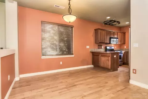 60914 Garrison Dr, Bend, OR 97702 photo 6