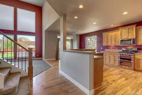 63165 Brookstone Ln, Bend, OR 97701 photo 3