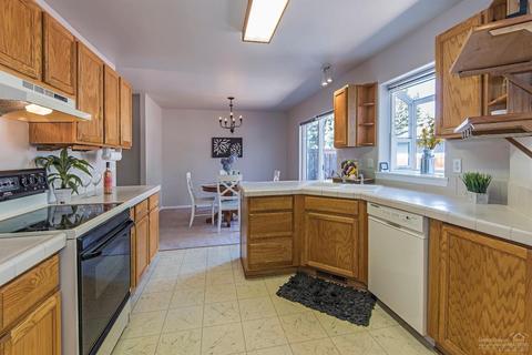 181 SE Windance Ct, Bend, OR 97702 photo 7