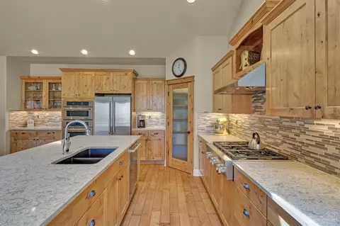 20186 Stonegate Dr, Bend, OR 97702 photo 5