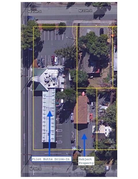 932 NE 9th St, Bend, OR 97701 photo 2