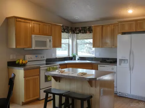 16465 Heath Dr, La Pine, OR 97739 photo 5