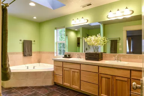 3361 NE Wild Rivers Loop, Bend, OR 97701 photo 16