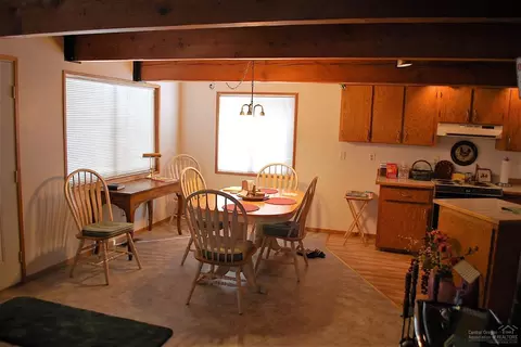 53330 Holtzclaw, La Pine, OR 97739 photo 6
