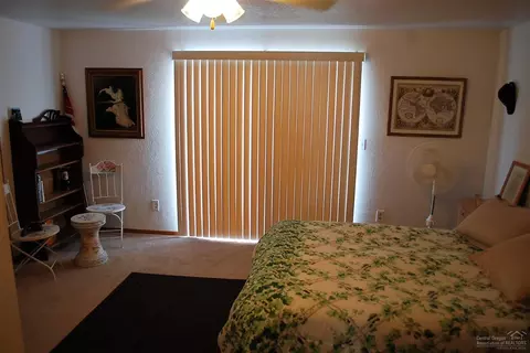 53330 Holtzclaw, La Pine, OR 97739 photo 9