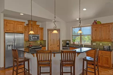 34 NW Skyliner Summit Loop, Bend, OR 97703 photo 5