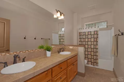 34 NW Skyliner Summit Loop, Bend, OR 97703 photo 16