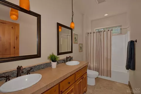34 NW Skyliner Summit Loop, Bend, OR 97703 photo 12