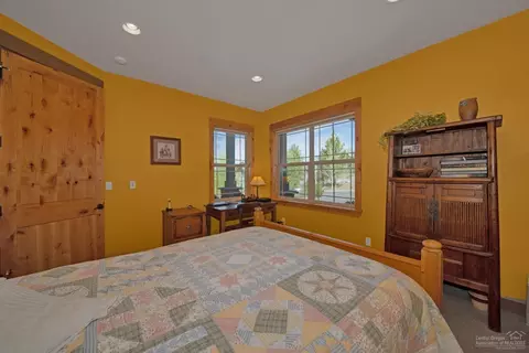 34 NW Skyliner Summit Loop, Bend, OR 97703 photo 11