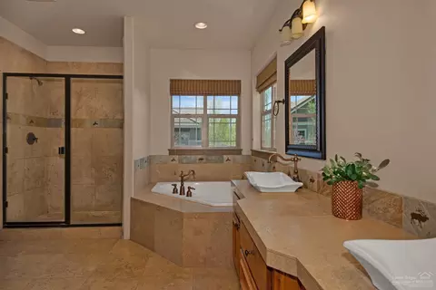 34 NW Skyliner Summit Loop, Bend, OR 97703 photo 9