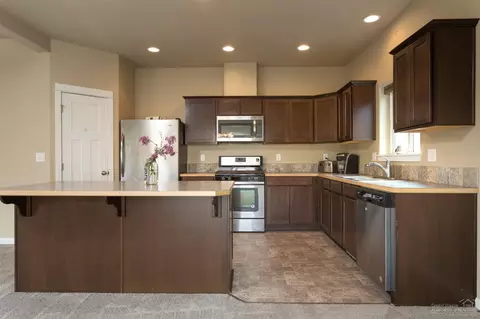 61356 Kobe St, Bend, OR 97702 photo 2