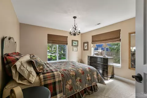 19481 Fishhawk Loop, Bend, OR 97702 photo 17