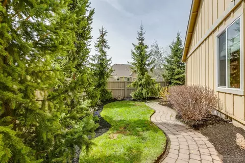 19481 Fishhawk Loop, Bend, OR 97702 photo 21
